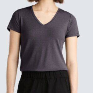 Unbound Merino womens v-neck t-shirt
